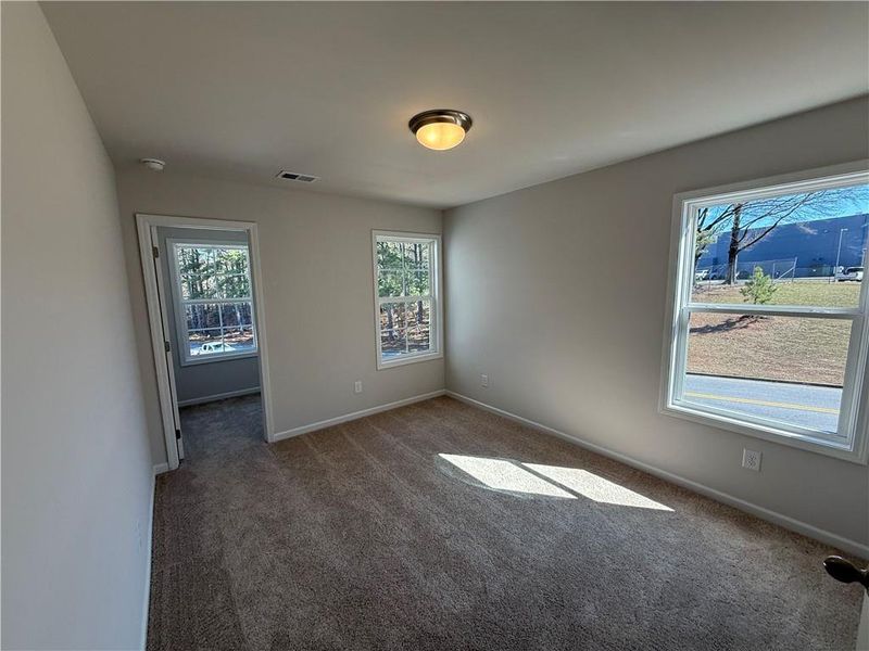 Spacious, unfurnished interior of a new home in Longview Run, Decatur (Image 12).