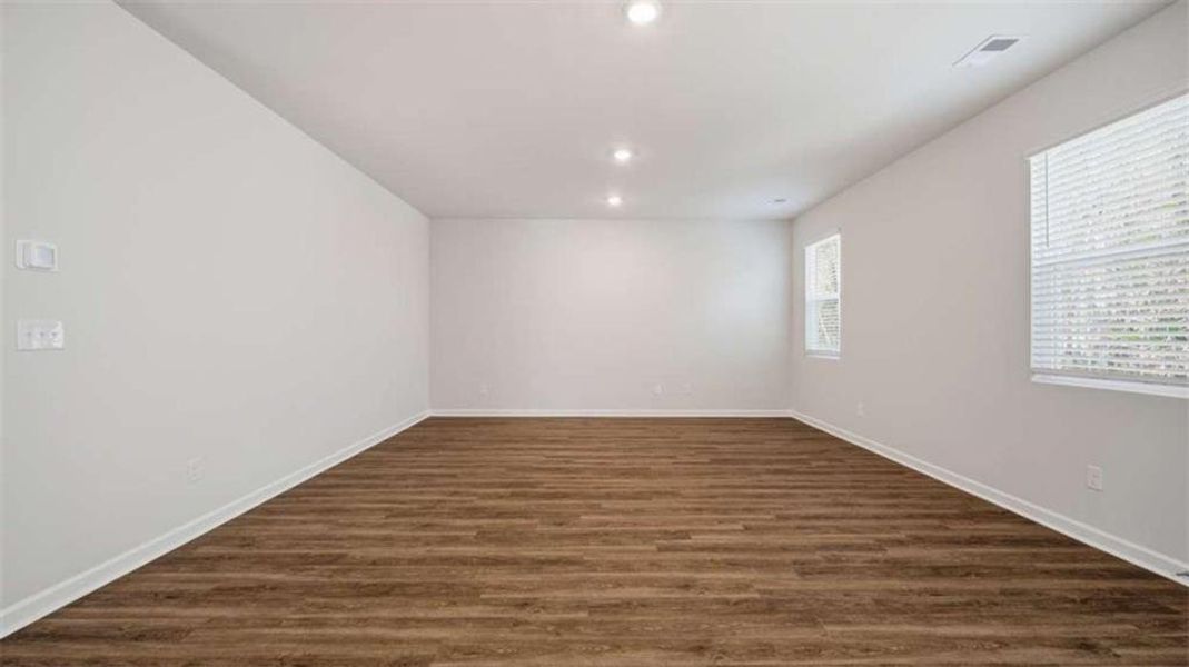 Spacious, unfurnished interior of a new home in Oakchase at Hampton, Hampton (Image 20).
