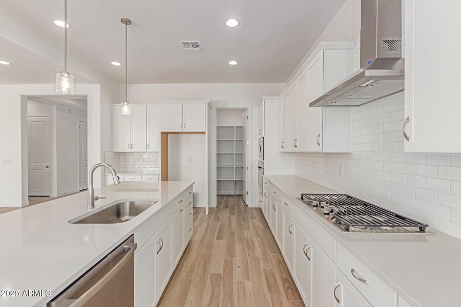 11 - Saddle 11 - Saddle