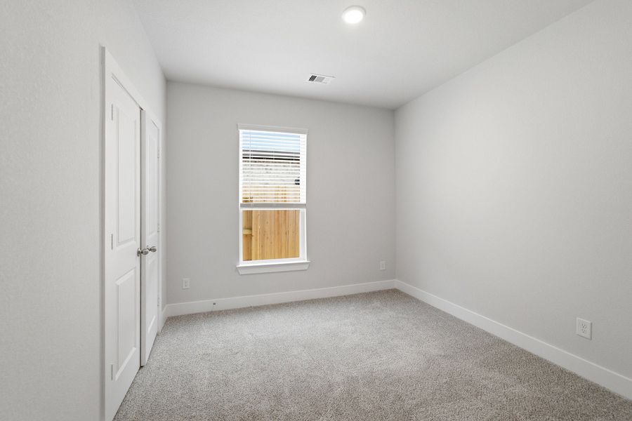 Spacious, unfurnished interior of a new home in Pecan Estates, Crosby (Image 21).