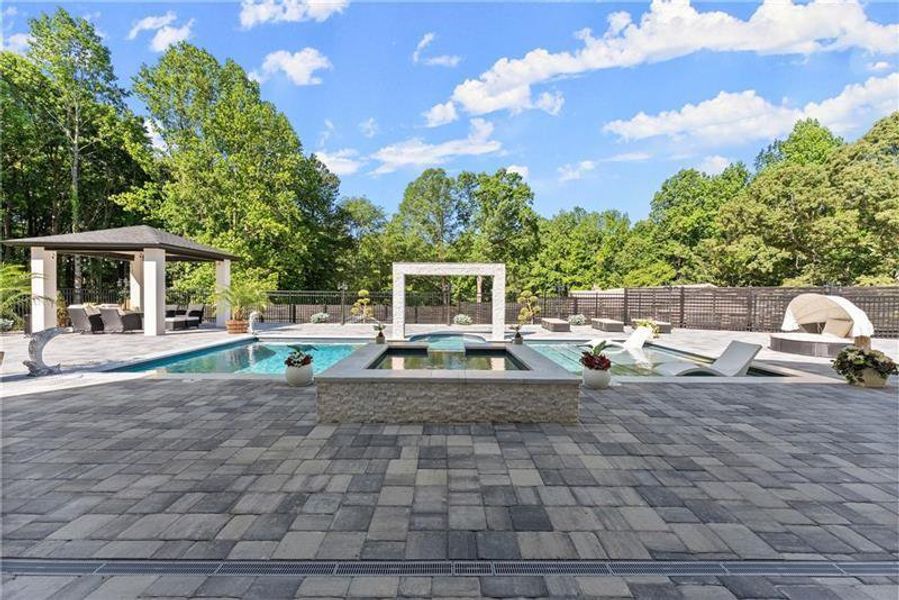 Community amenities in , Lawrenceville (Image 125).