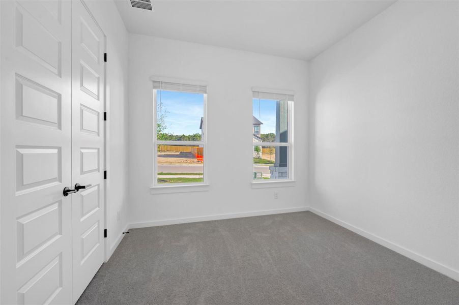 Spacious, unfurnished interior of a new home in Heritage, Dripping Springs (Image 31).