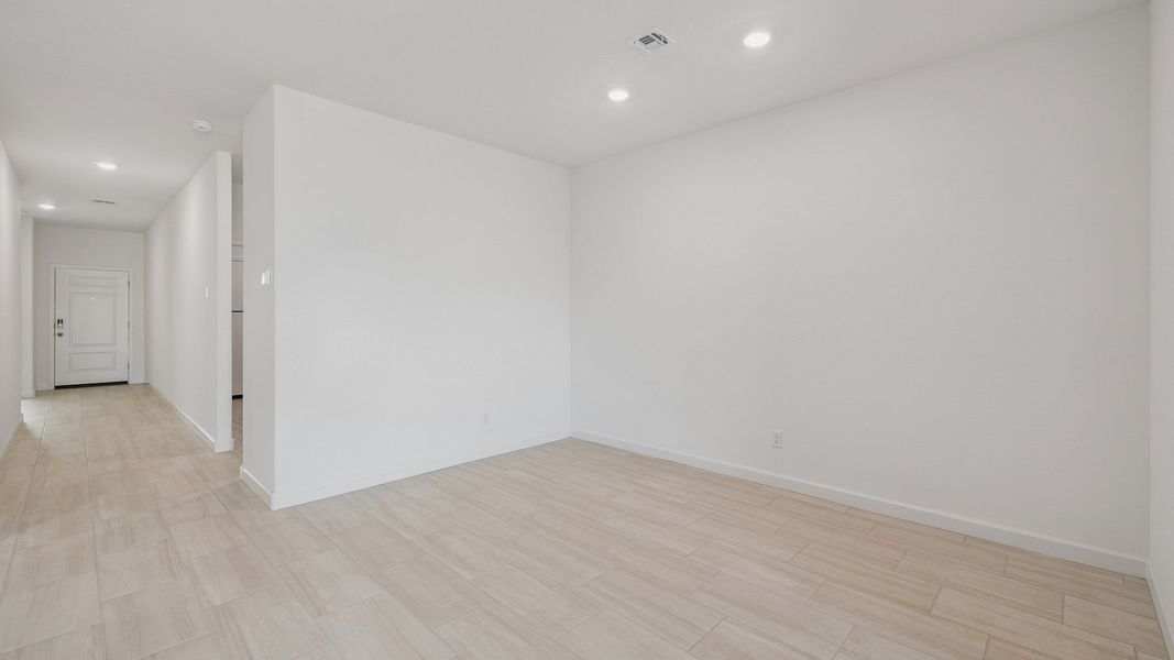 Spacious, unfurnished interior of a new home in Desert Moon Estates, Buckeye (Image 13).