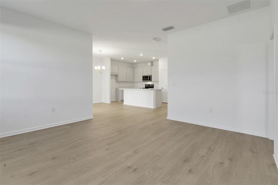 Spacious, unfurnished interior of a new home in Seaport Village, Tavares (Image 19).