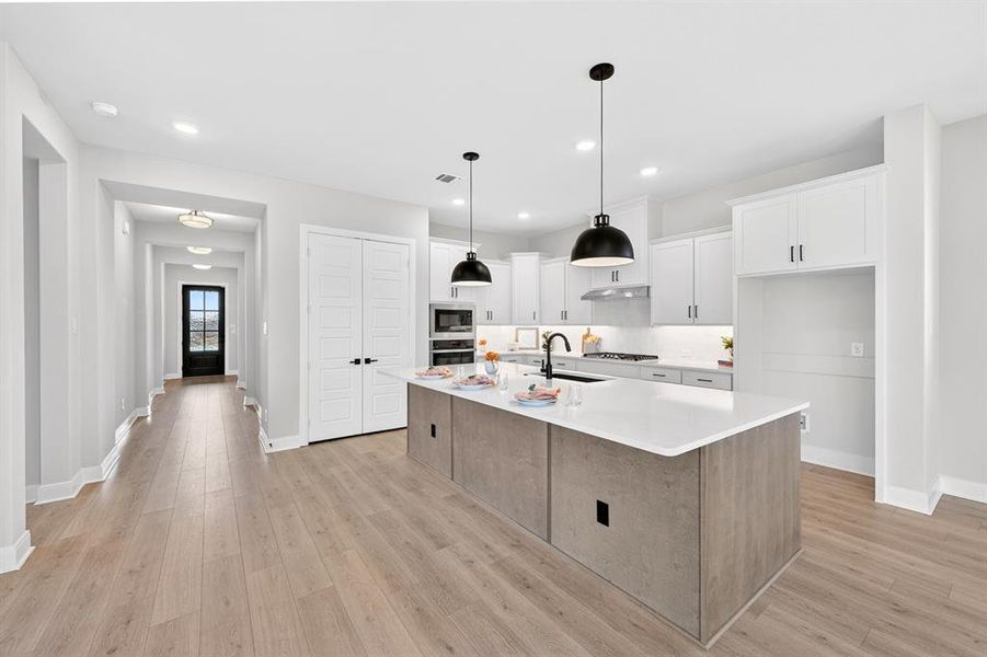 Furnished interior view inside a new home in Elements at Viridian - Signature Series, Arlington (Image 27).