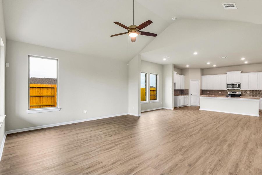 Image 5 of a home in River Ranch 55'. Image 5 of a home in River Ranch 55'.