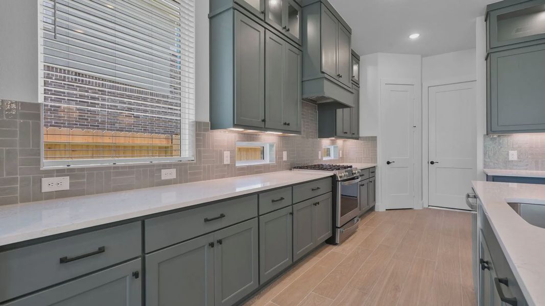 Furnished interior view inside a new home in Evergreen 60s, Conroe (Image 11).