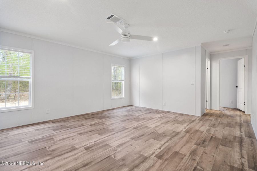 Spacious, unfurnished interior of a new home in , Hawthorne (Image 34).