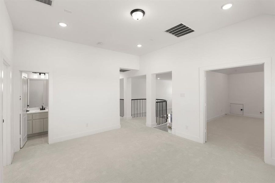 Spacious, unfurnished interior of a new home in Inspiration, Lucas (Image 20).