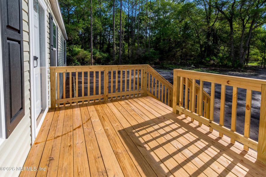 Exterior details and patio area of a home in , Starke (Image 18).