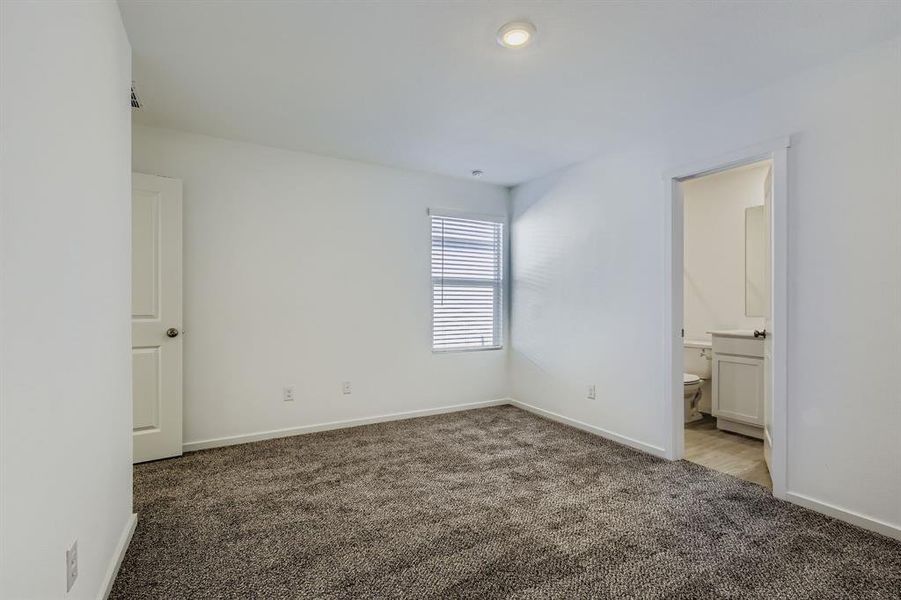 Spacious, unfurnished interior of a new home in Tillage Farms: Wellton Haven, Princeton (Image 23).