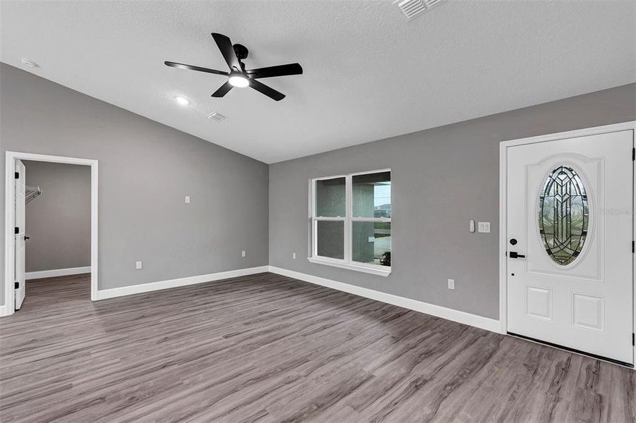 Spacious, unfurnished interior of a new home in , Ocala (Image 14).