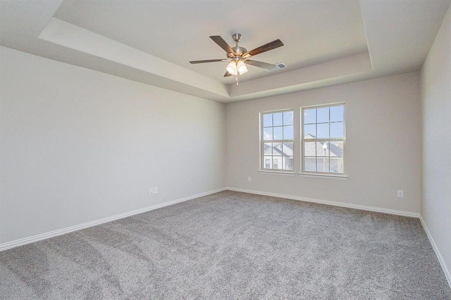 Spacious, unfurnished interior of a new home in Courts Of Bonnie Brae, Denton (Image 11).