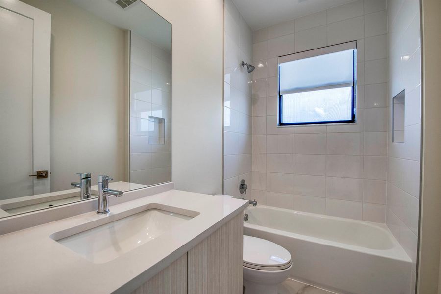 Furnished interior view inside a new home in Apex at Avenir, Palm Beach Gardens (Image 24).