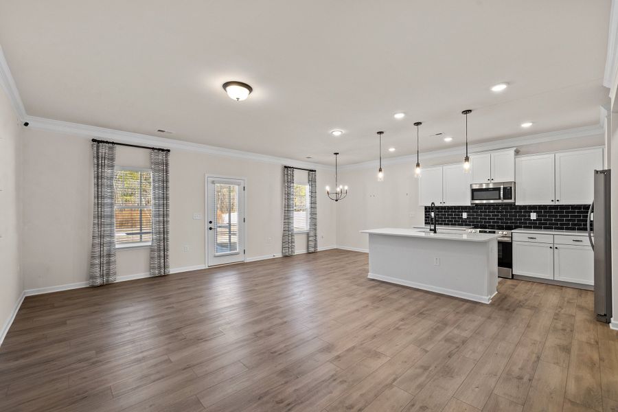 Spacious, unfurnished interior of a new home in Briarwood Bluff, Sanford (Image 13).