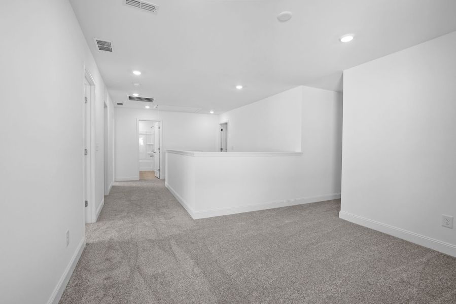 Spacious, unfurnished interior of a new home in Elmbrook, Indian Trail (Image 32).