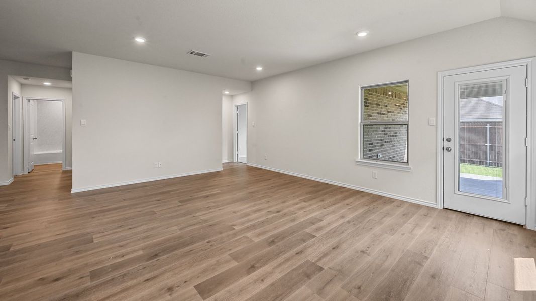 Spacious, unfurnished interior of a new home in The Reserve at Timber Creek, Lindale (Image 18). Spacious, unfurnished interior of a new home in The Reserve at Timber Creek, Lindale (Image 18).