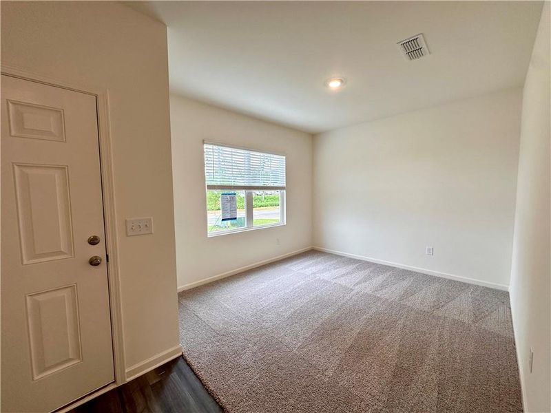 Spacious, unfurnished interior of a new home in Mt. Tabor Ridge, Dallas (Image 17).