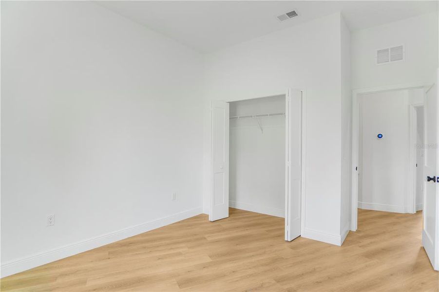 Spacious, unfurnished interior of a new home in , Apopka (Image 37).