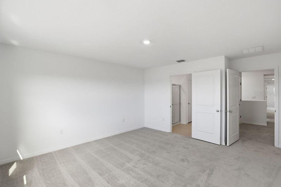 Spacious, unfurnished interior of a new home in Marion Creek, Haines City (Image 21).