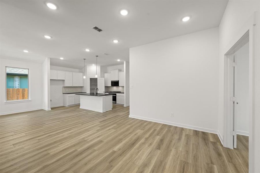 1321 Rothland- Dining-2