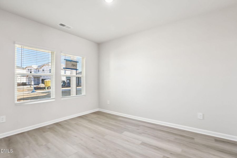 6-web-or-mls-Raleigh- River Glen-38 Hoff