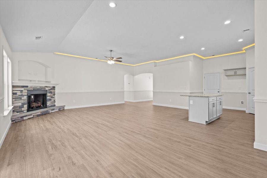 Representative unfurnished interior of a home built from the Drayton by Enchanted Homes in Ballentine Ridge, Lyman (Image 24).