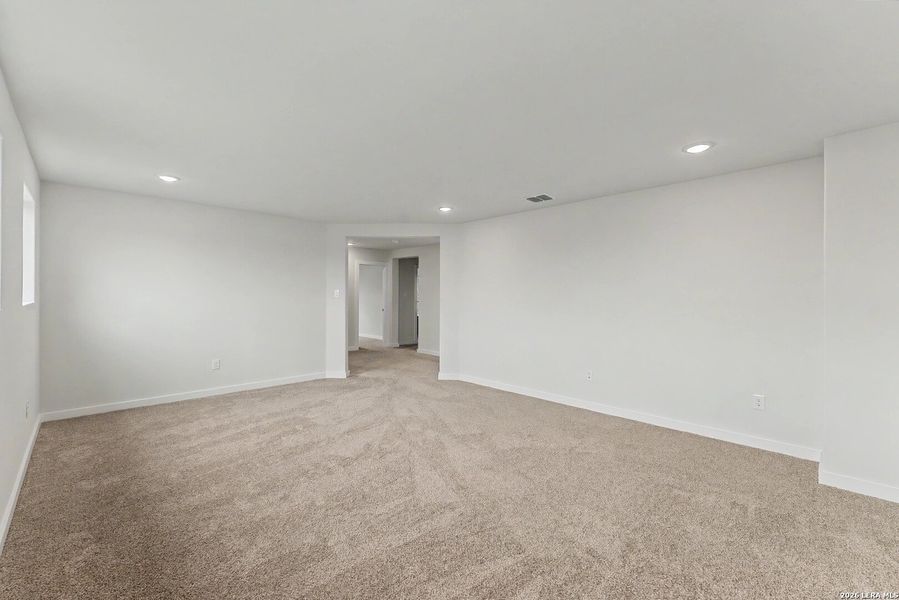Spacious, unfurnished interior of a new home in Hickory Ridge, Elmendorf (Image 26). Spacious, unfurnished interior of a new home in Hickory Ridge, Elmendorf (Image 26).