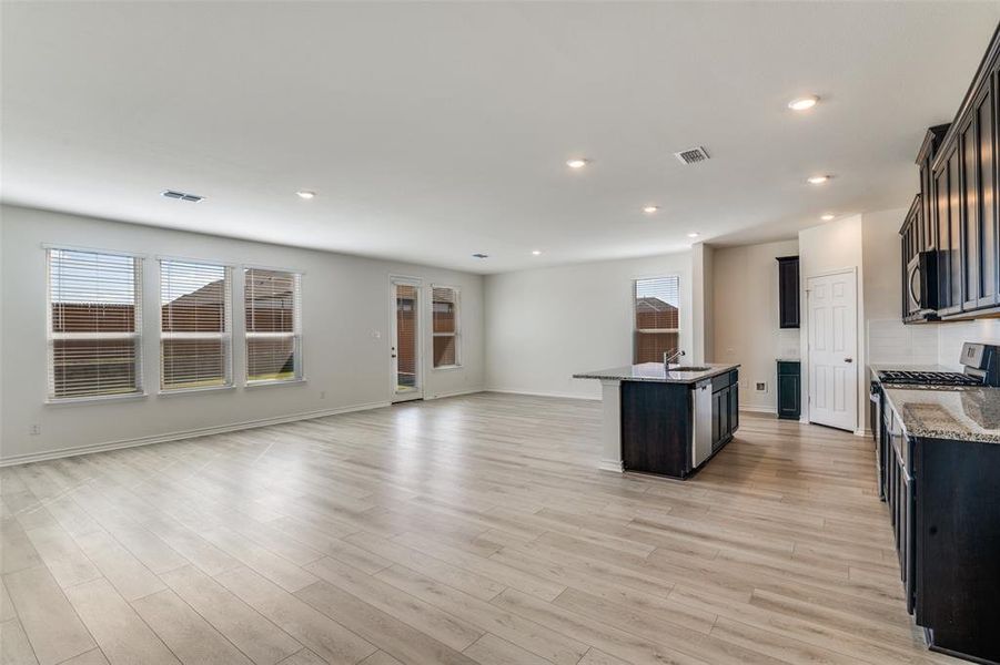 Spacious, unfurnished interior of a new home in Heartland Signature, Crandall (Image 23). Spacious, unfurnished interior of a new home in Heartland Signature, Crandall (Image 23).