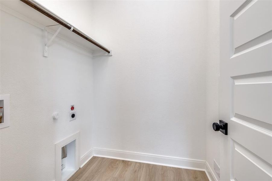 Spacious, unfurnished interior of a new home in , Arlington (Image 21).