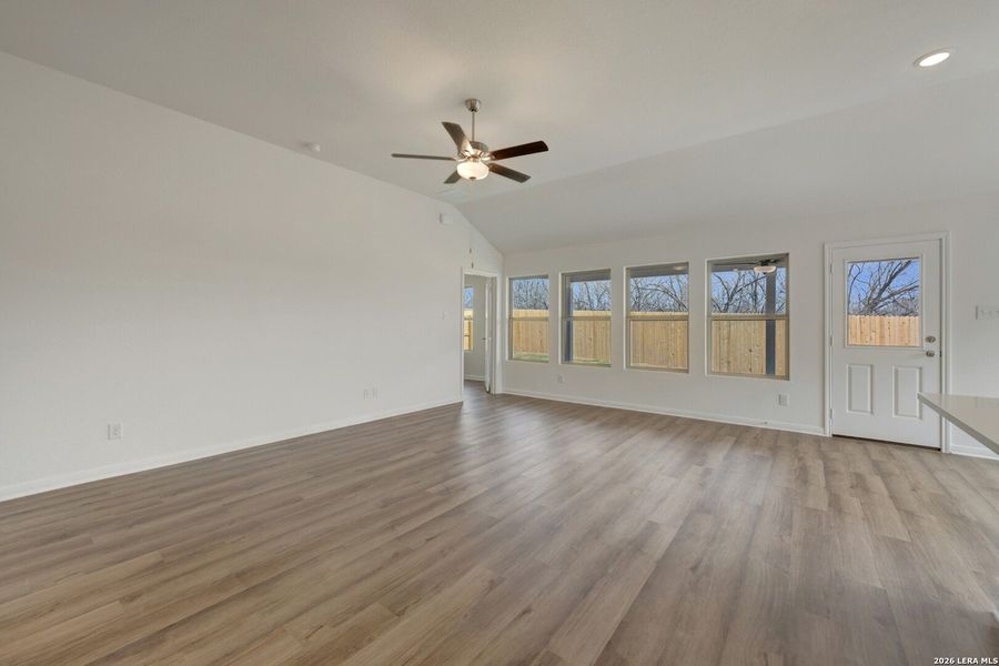 Spacious, unfurnished interior of a new home in Greenspoint Heights, Seguin (Image 17).