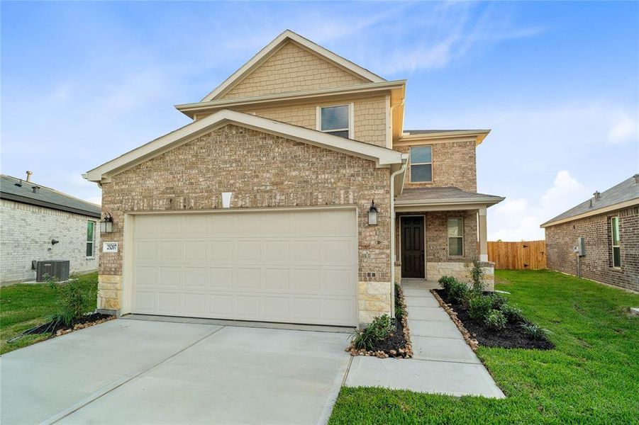 Welcome home to 25207 Benroe Street located in Katy Manor and zoned to Katy ISD!