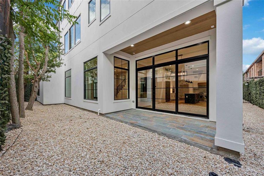 Back Patio & Yard Space located Off The Dinning Room