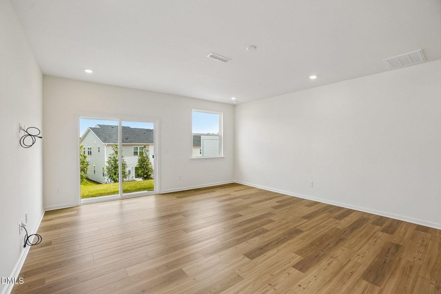 7-web-or-mls-Oakdale Dr-S3006-007 7-web-or-mls-Oakdale Dr-S3006-007