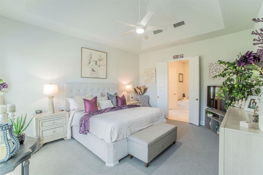 Furnished interior view inside a new home in Bridgewater 60', Midlothian (Image 25).
