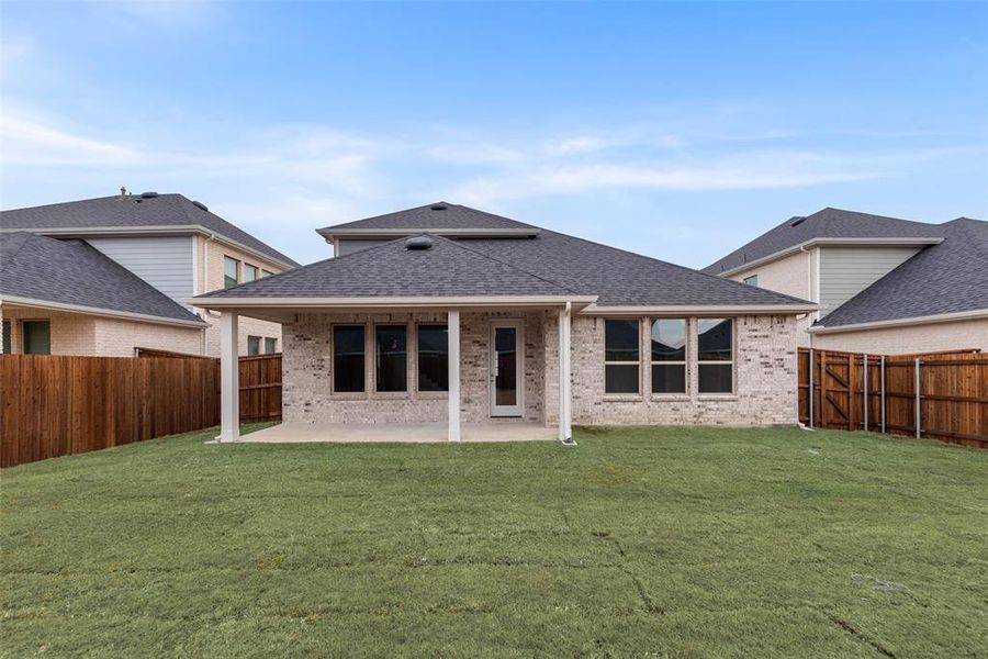 Exterior details and patio area of a home in Sutton Fields, Celina (Image 4).