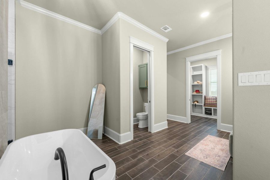 Furnished interior view inside a new home in , Killeen (Image 15).