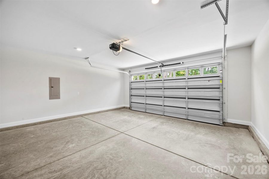 Spacious, unfurnished interior of a new home in , Gastonia (Image 31).