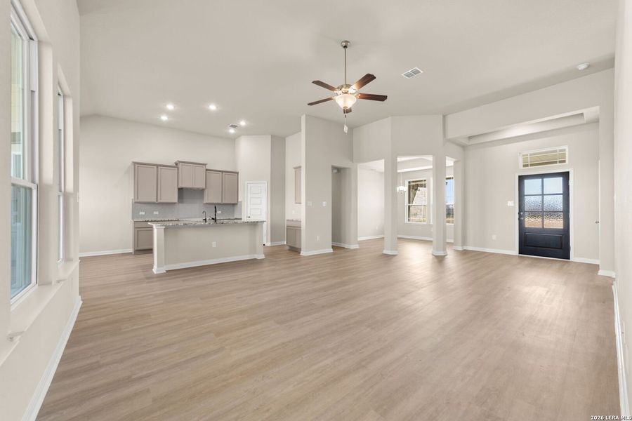 Spacious, unfurnished interior of a new home in Bonita Vista, Pleasanton (Image 11).