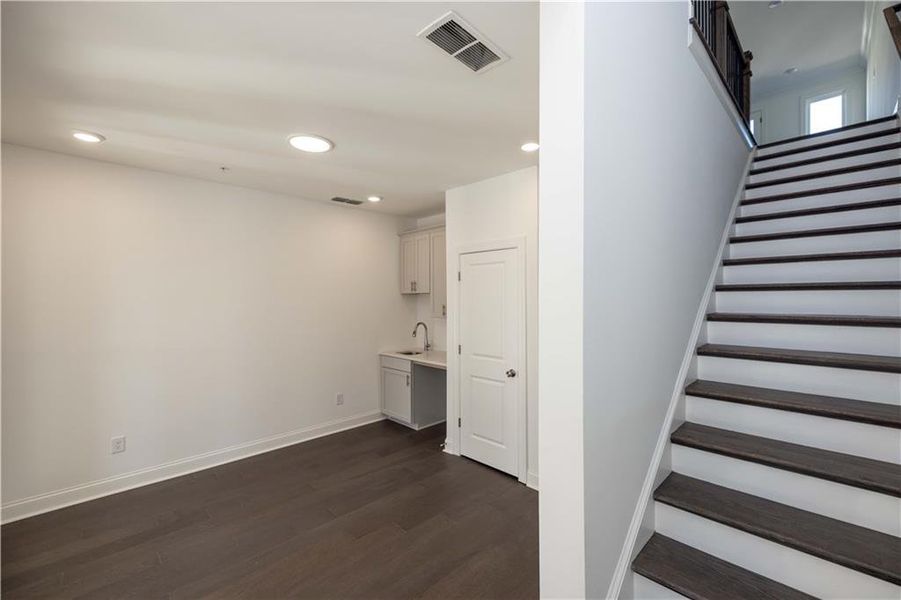 Spacious, unfurnished interior of a new home in Ecco Park, Alpharetta (Image 19).