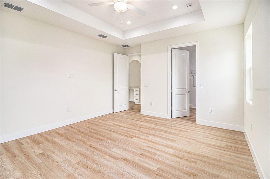 Spacious, unfurnished interior of a new home in , Palm Bay (Image 21).