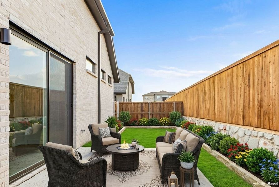 Exterior details and patio area of a home in Willow Grove, Melissa (Image 29).