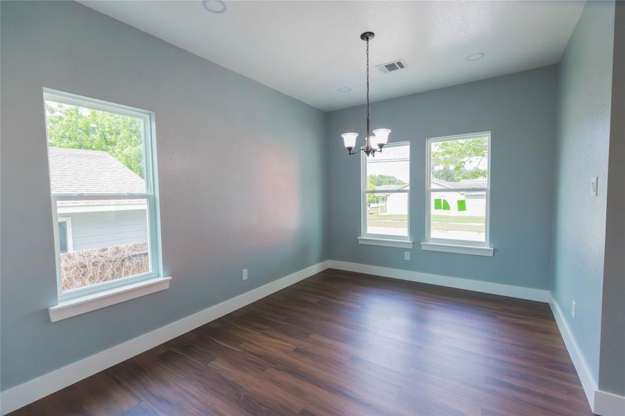 Spacious, unfurnished interior of a new home in , Houston (Image 29).