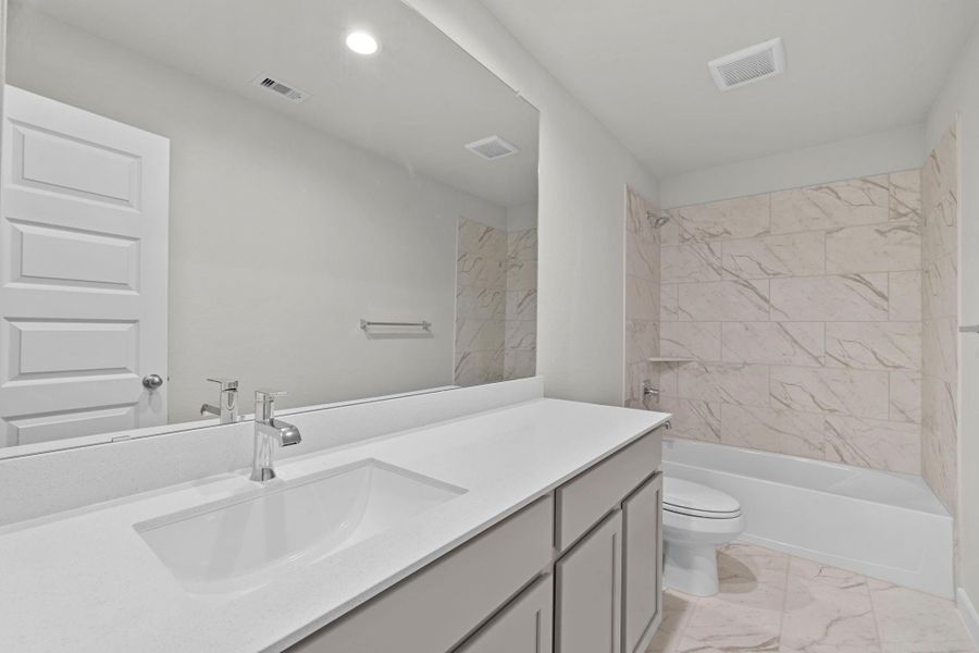 Furnished interior view inside a new home in Briarwood Crossing, Rosenberg (Image 6).