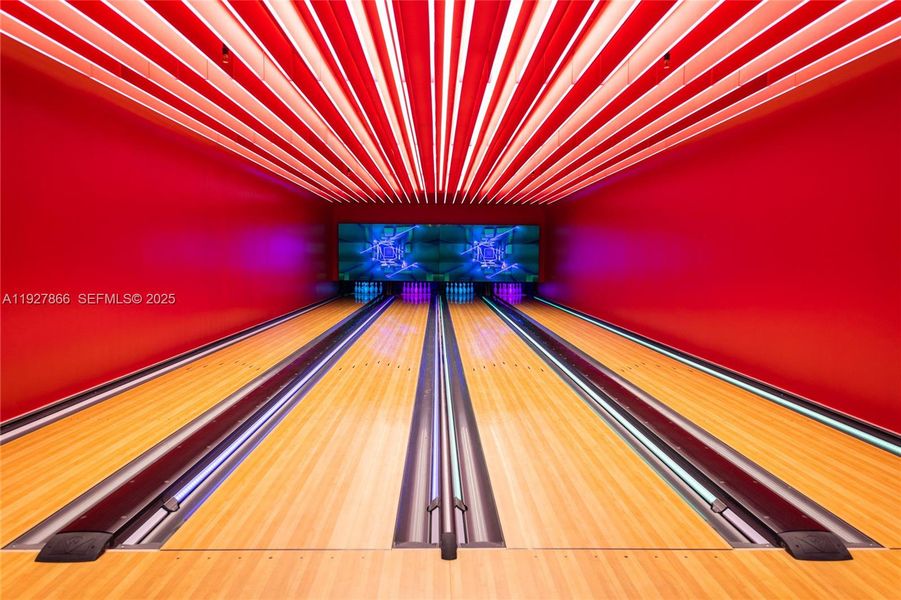 Community amenities in , Sunny Isles Beach (Image 39). Community amenities in , Sunny Isles Beach (Image 39).