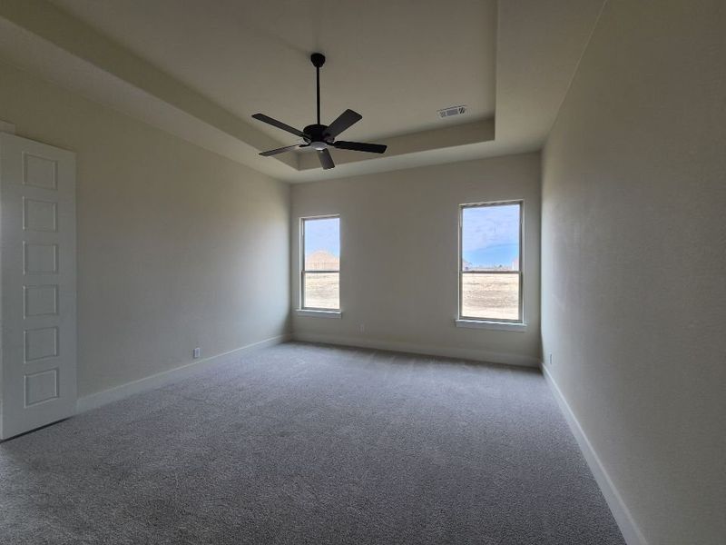Spacious, unfurnished interior of a new home in Rocky Top, Krum (Image 11).