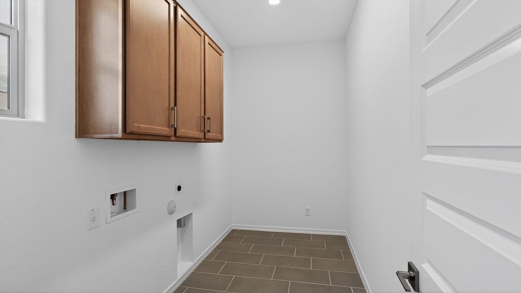 Spacious, unfurnished interior of a new home in Estrella, Goodyear (Image 13).