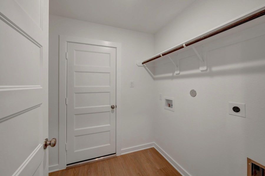 Spacious, unfurnished interior of a new home in Indian Springs, Crosby (Image 22).