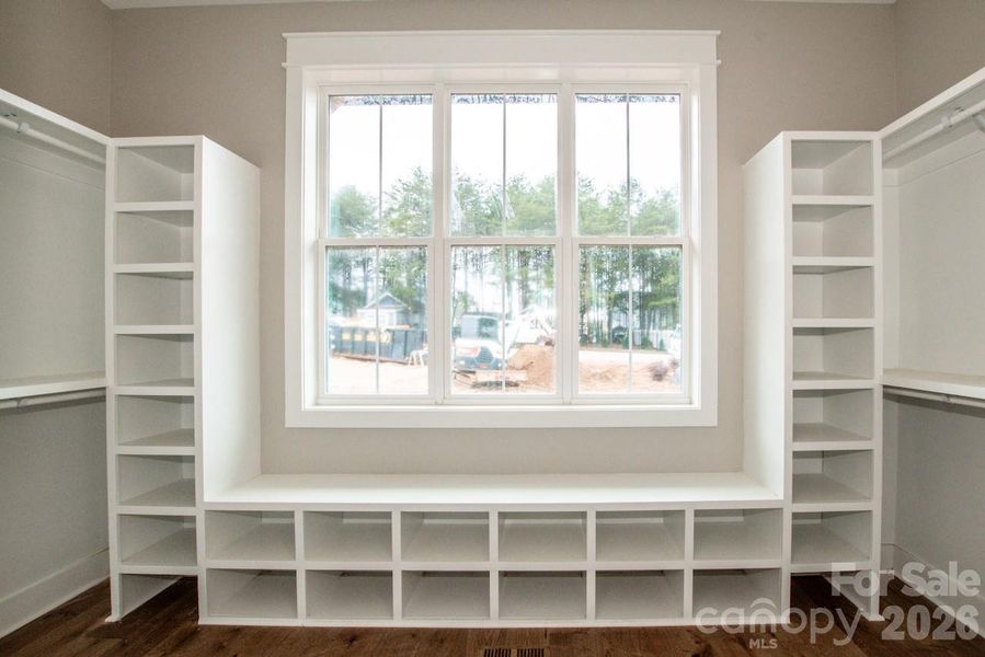 Image 47 of a home in .