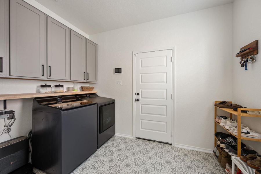 Furnished interior view inside a new home in , Round Rock (Image 24).